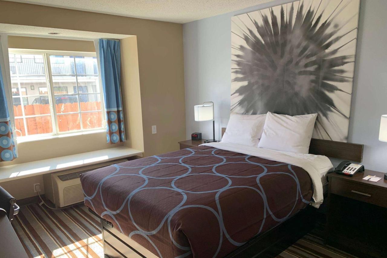 Super 8 By Wyndham Joliet Hotell Eksteriør bilde